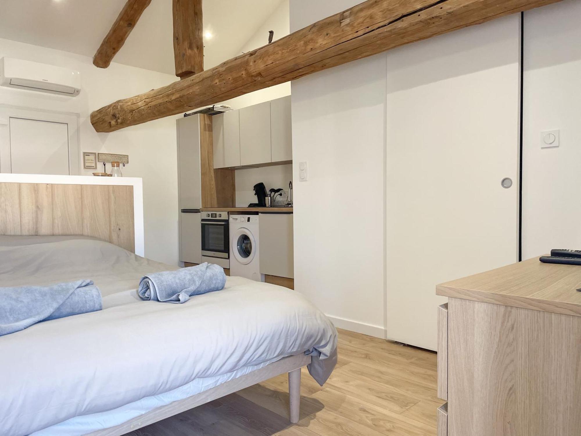 Esprit Bali Apartment Montbrison Bagian luar foto
