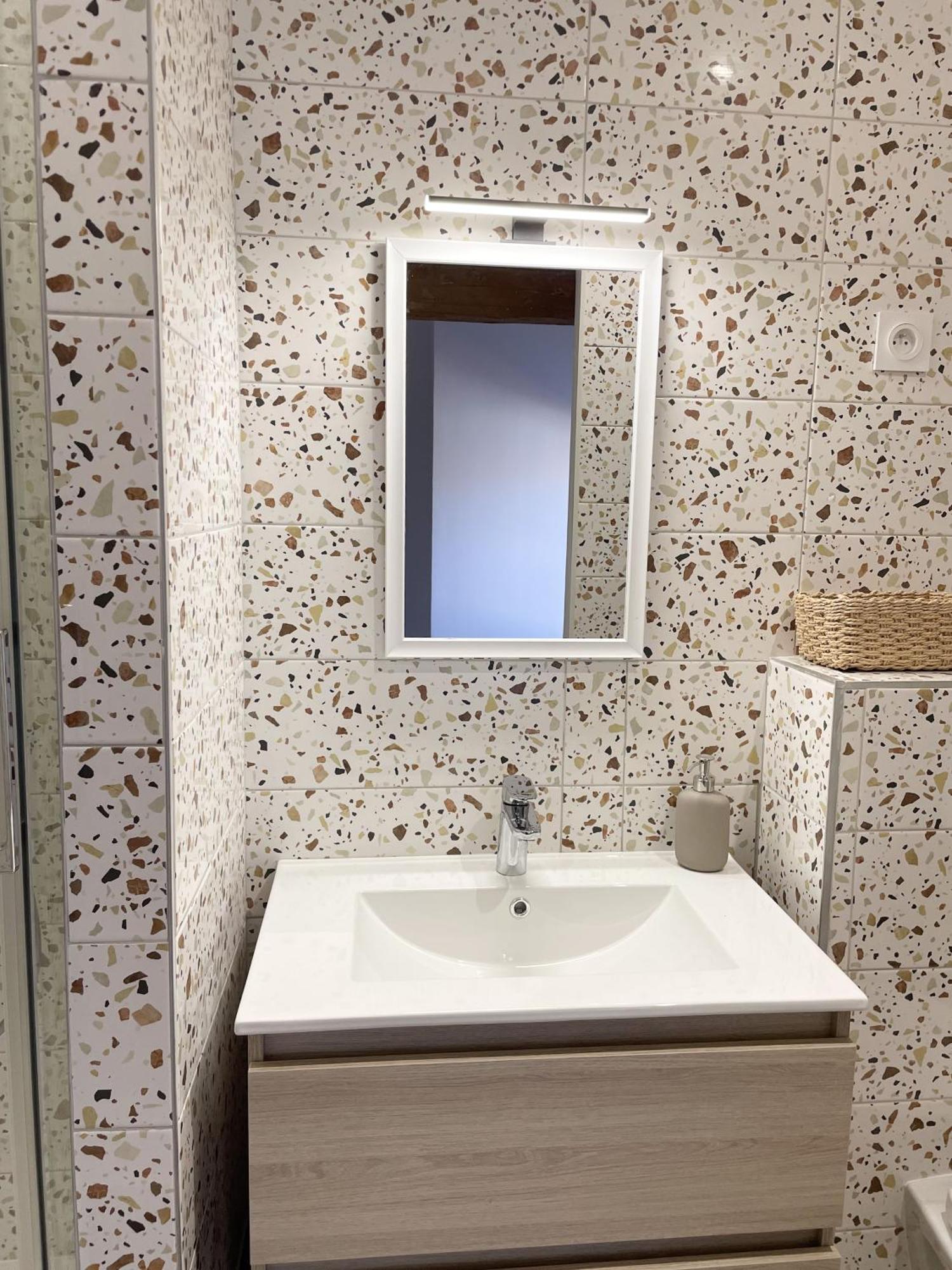 Esprit Bali Apartment Montbrison Bagian luar foto